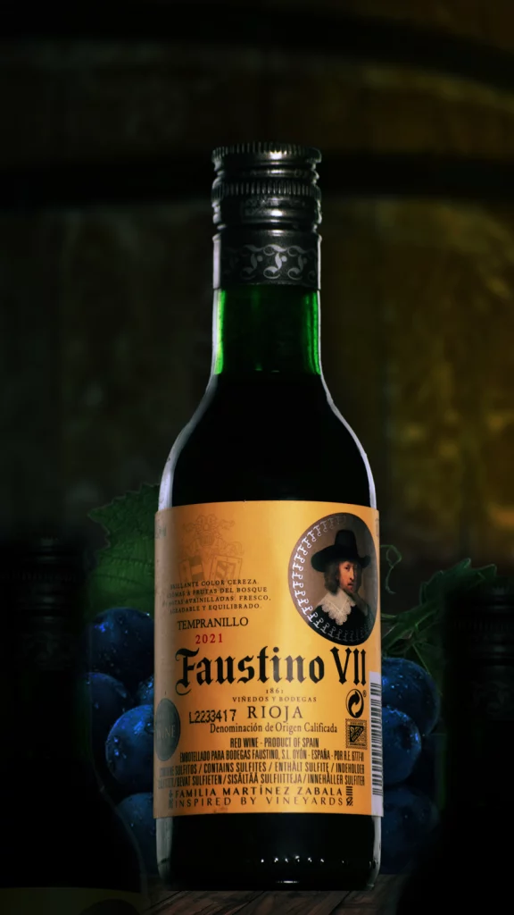 Botella de vino tinto Tempranillo. fotografia de bebidas gastronómica editorial en valencia foodbyleo