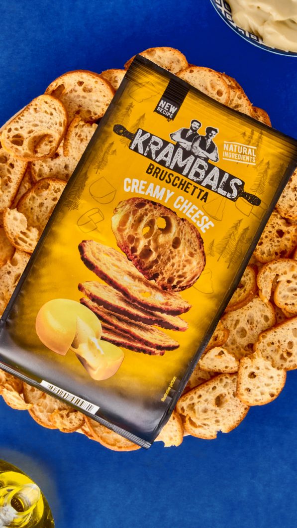 Luz lateral dura para texturas: panes, croissants o productos con corteza crujiente.